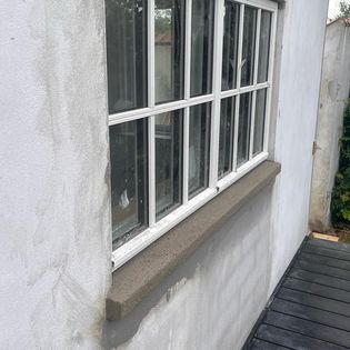 udskiftning til vindue og stoebning af saalbaenk
